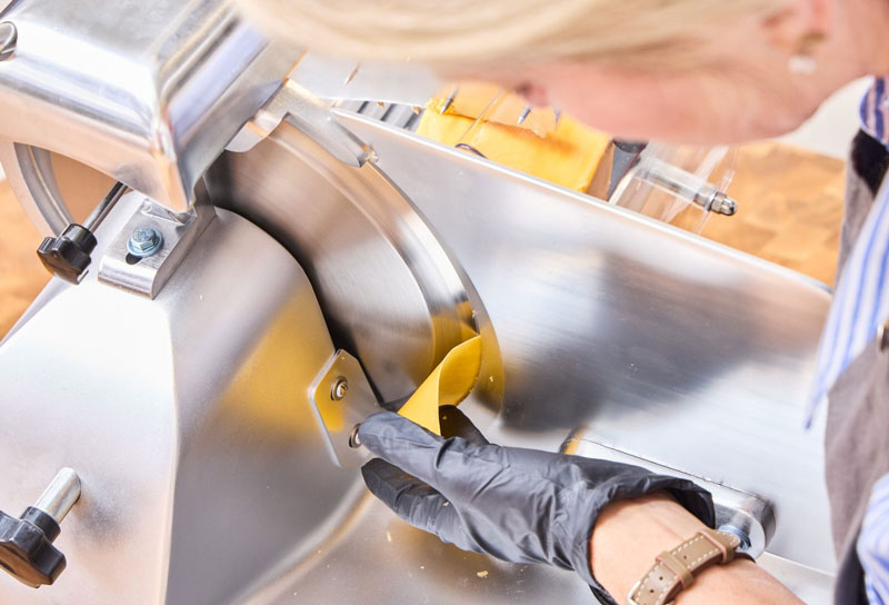 How To Operate A Meat Slicer(图1)