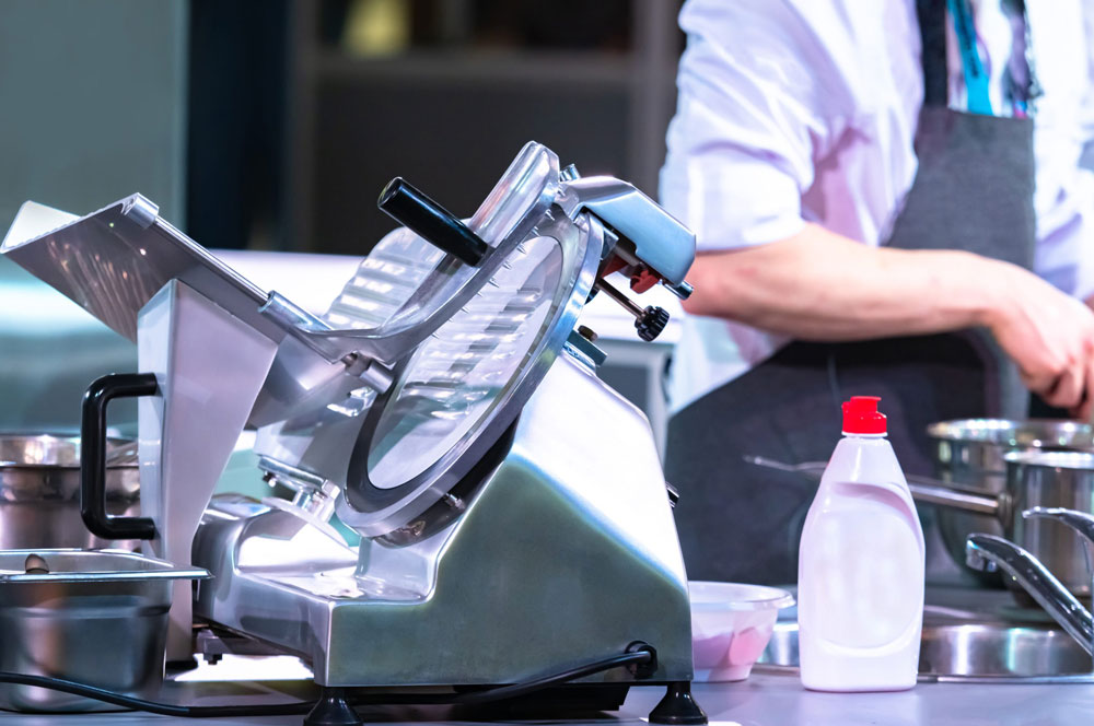 How To Properly Clean A Meat Slicer(图1)